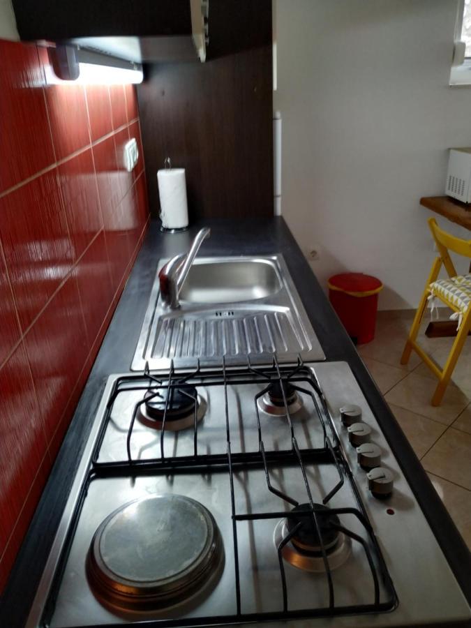 Studio Apartman Violeta II - 50M From The Beach โตรกีร์ ภายนอก รูปภาพ