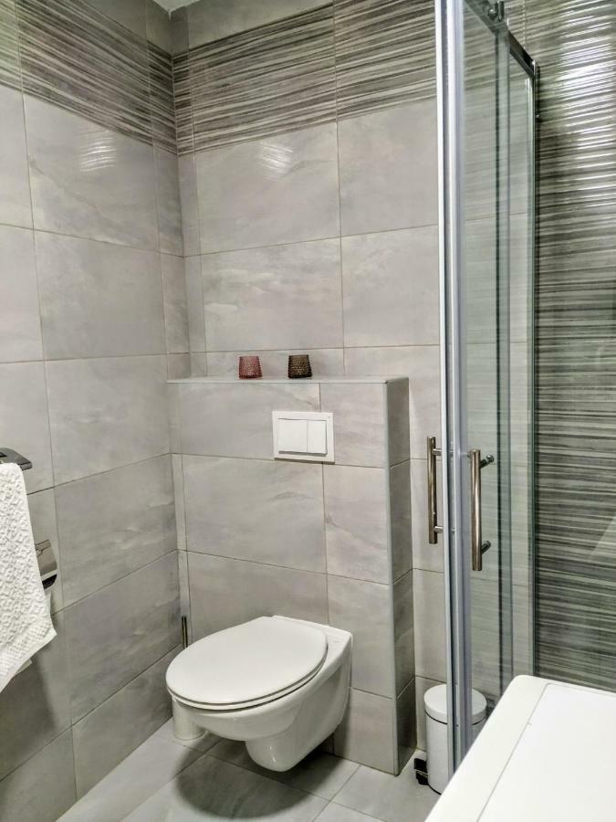 Studio Apartman Violeta II - 50M From The Beach โตรกีร์ ภายนอก รูปภาพ