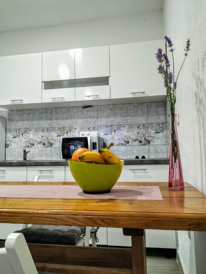 Studio Apartman Violeta II - 50M From The Beach โตรกีร์ ภายนอก รูปภาพ