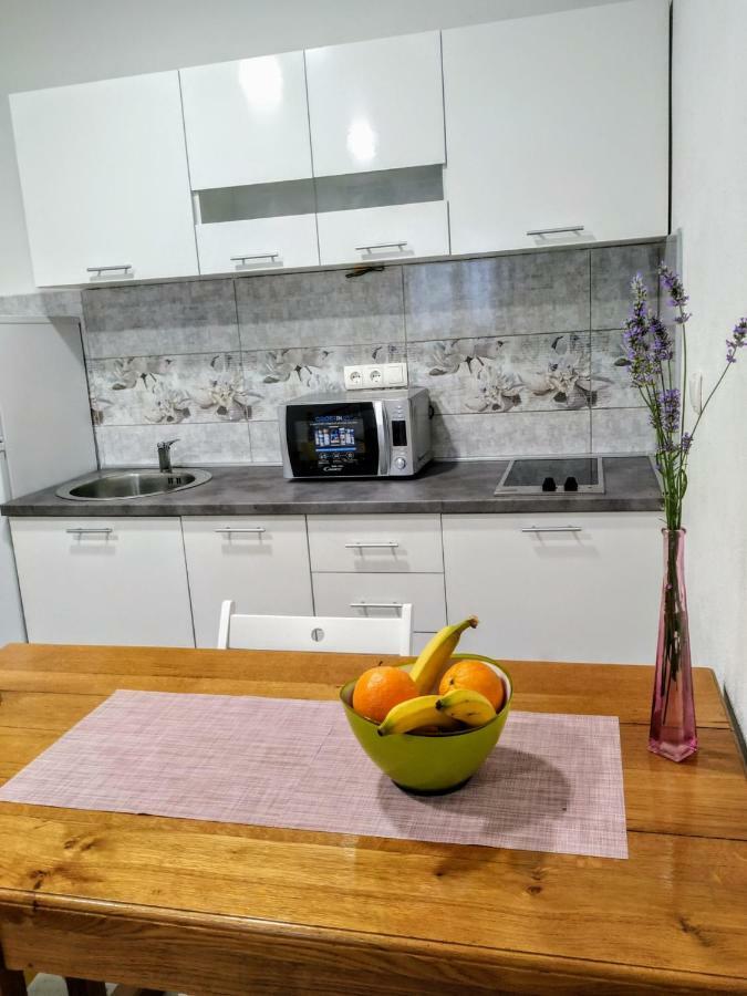 Studio Apartman Violeta II - 50M From The Beach โตรกีร์ ภายนอก รูปภาพ